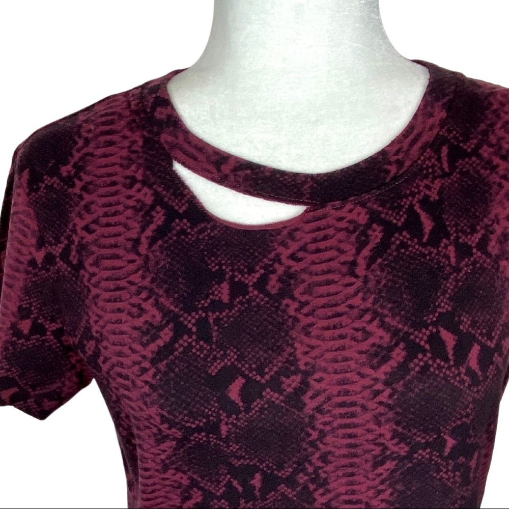n: Philanthropy tee